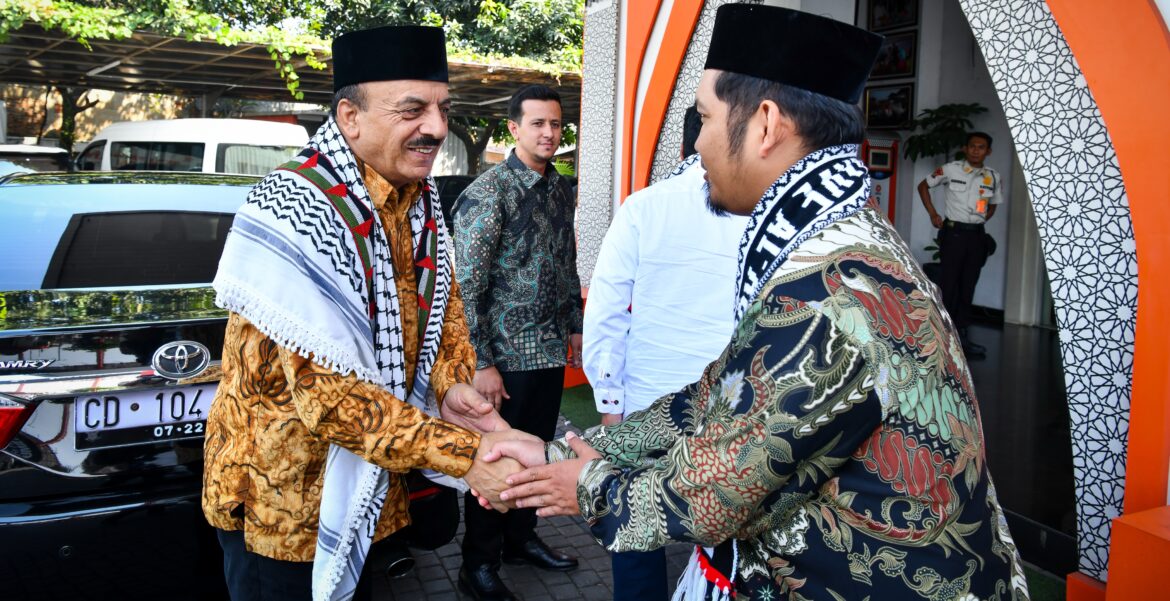 Ketua Umum PP Himpunan Dai Muda Indonesia Bertemu Duta Besar Palestina, Tegaskan Dukungan terhadap Kemerdekaan Palestina dan Penghentian Perang di Gaza serta Tepi Barat